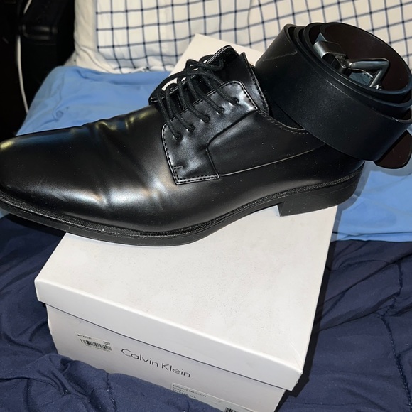 Mens shoes barely used size 10 and belt size 40 - Picture 1 of 3